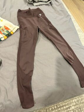 XS maroon peloton leggings EUC